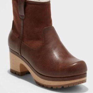 Women's Fawn Clog Boots - Universal Thread™ 8.5